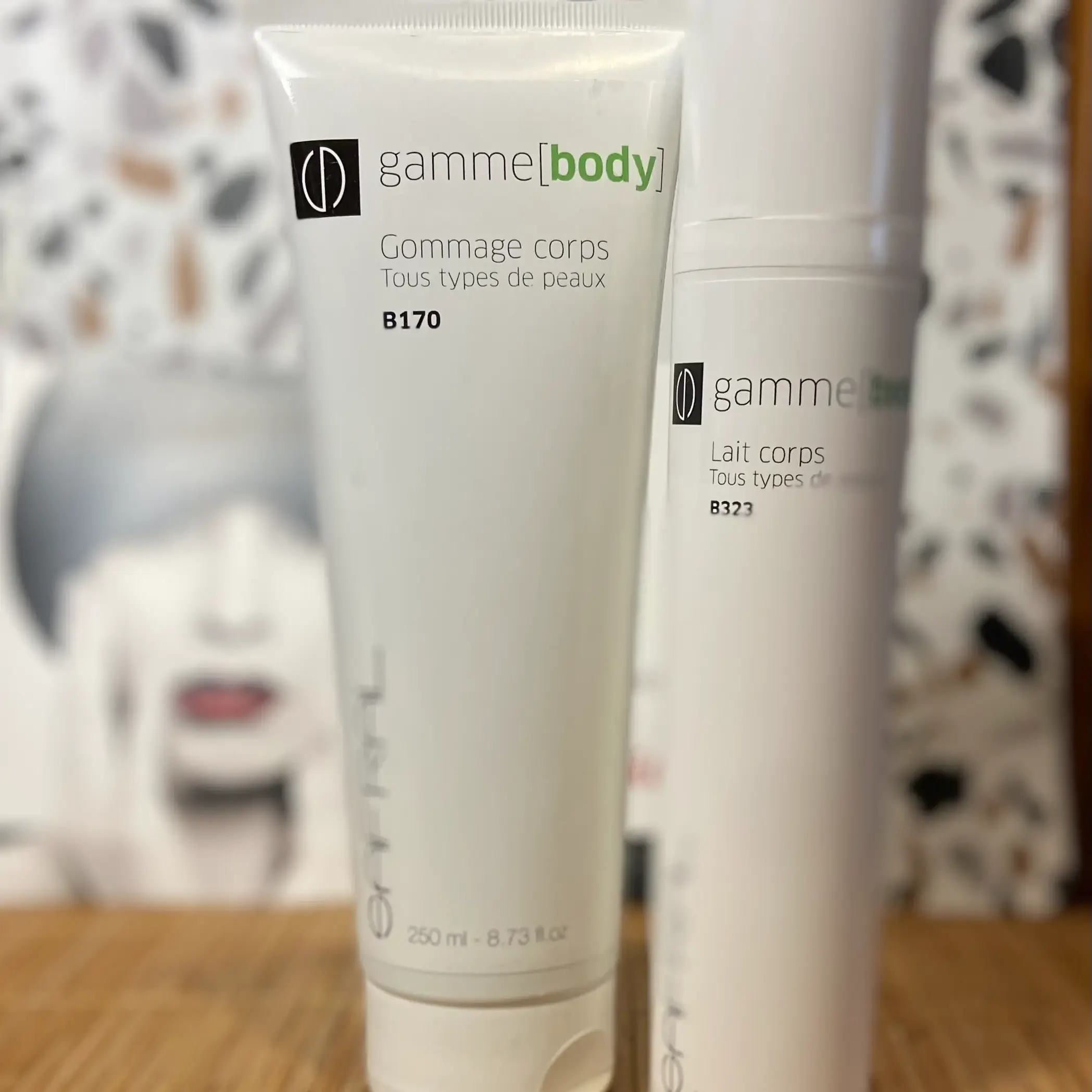 Duo Safral Gommage Corps B170 et Lait Hydratant Corps B323 Gamme Body - soin exfoliant et hydratant professionnel