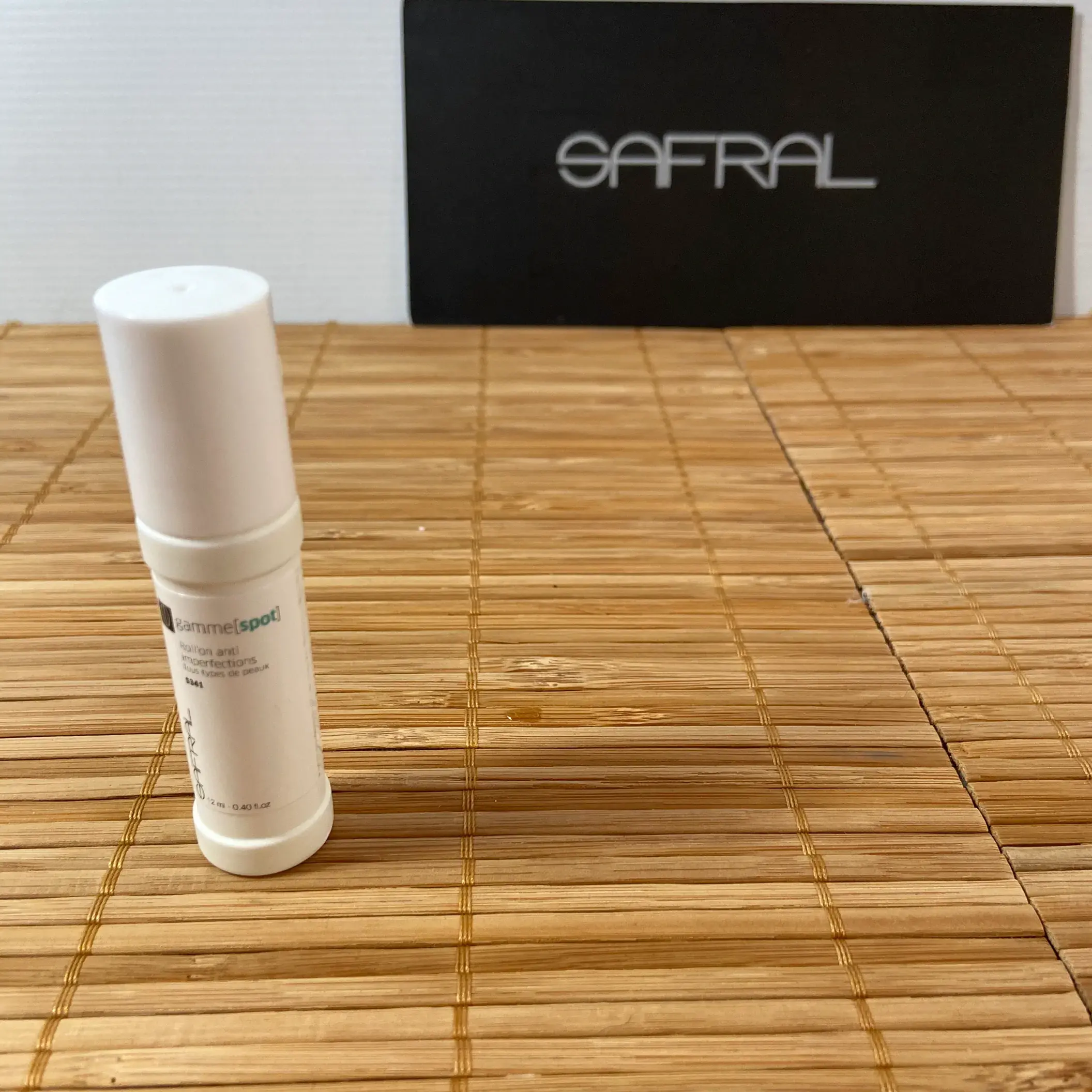 Roll-on anti-imperfections Safral S341 gamme Spot - soin ciblé boutons propolis 12ml